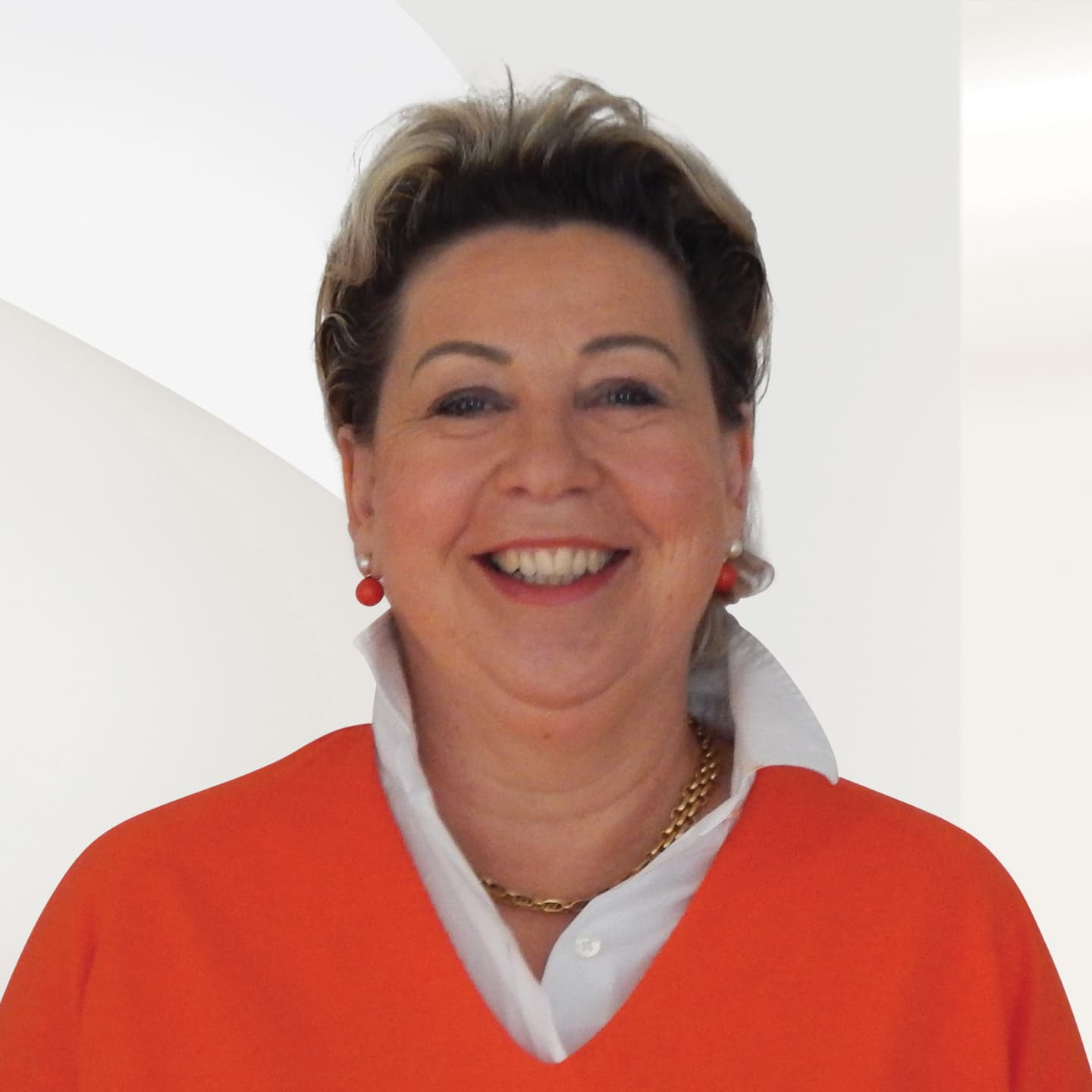 Astrid Niebergall_1582x1582_300dpi_RGB.jpg