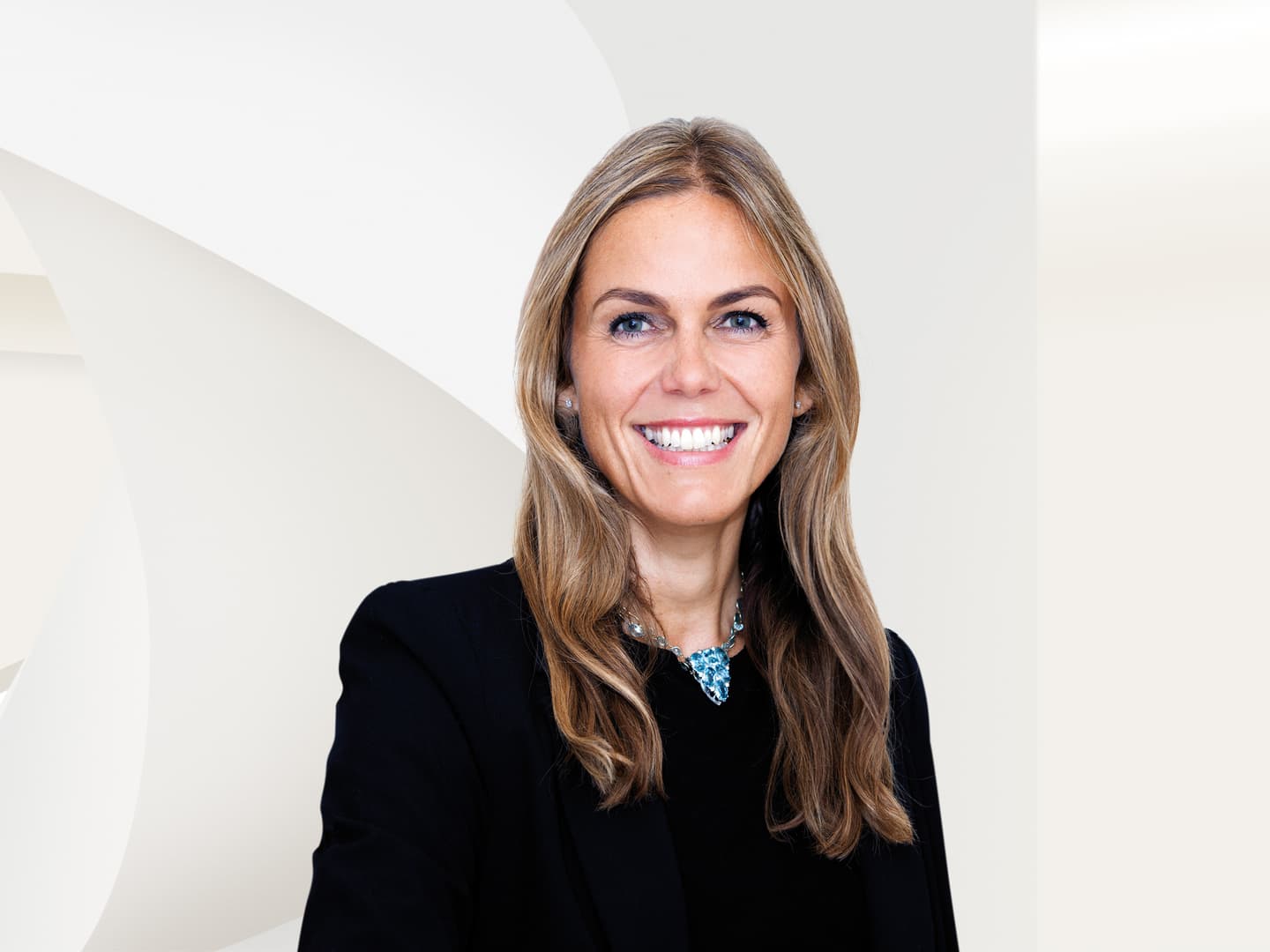 Birgit Rainer-Fahrmaier_MG_2615_RES_Hintergrund_2110x1582_300dpi_CMYK_2110x1582px_150dpi_RGB.jpg